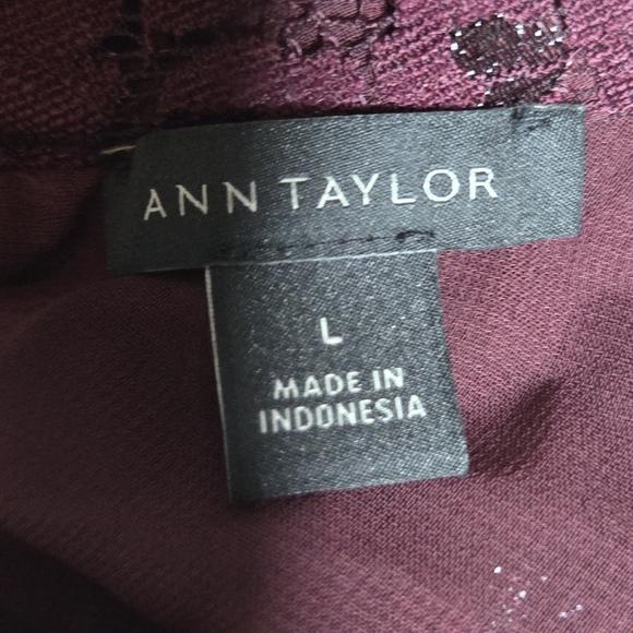 Burgundy Ann Taylor blouse - Picture 8 of 9